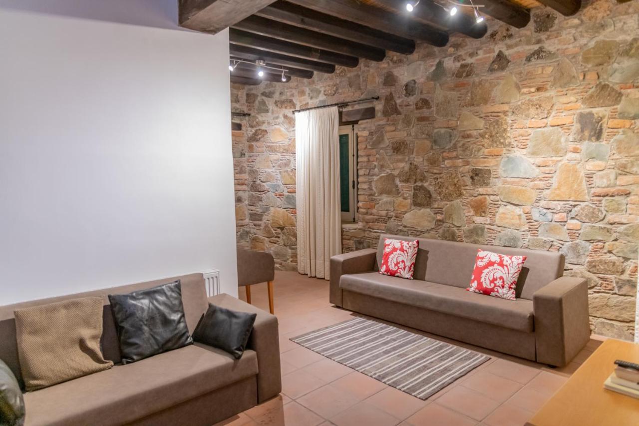 Hostal Farmakas Living Exterior foto