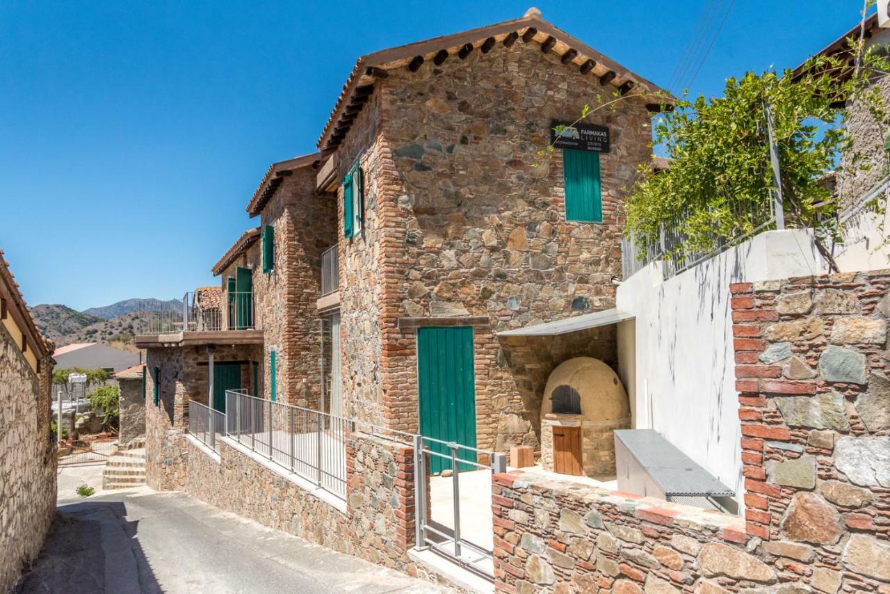 Hostal Farmakas Living Exterior foto