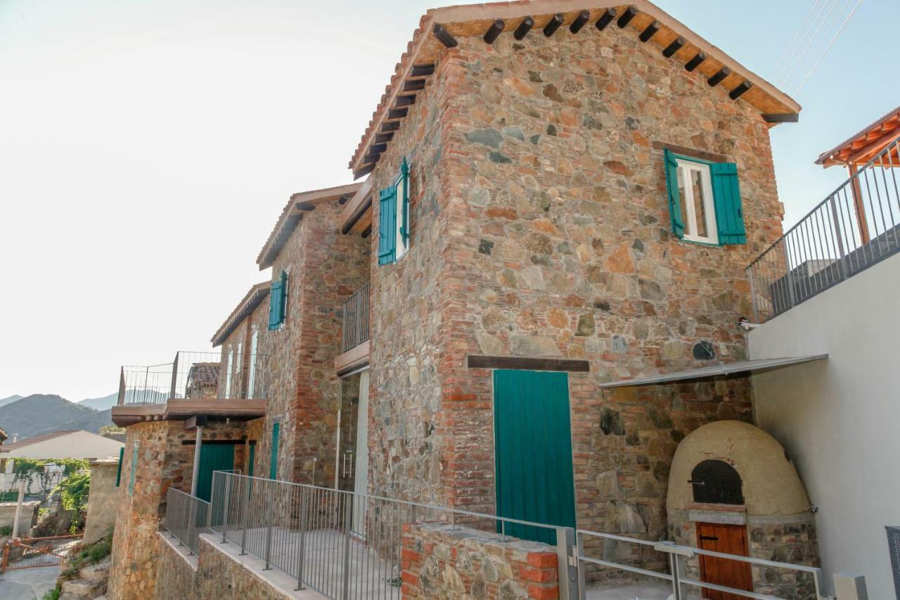 Hostal Farmakas Living Exterior foto