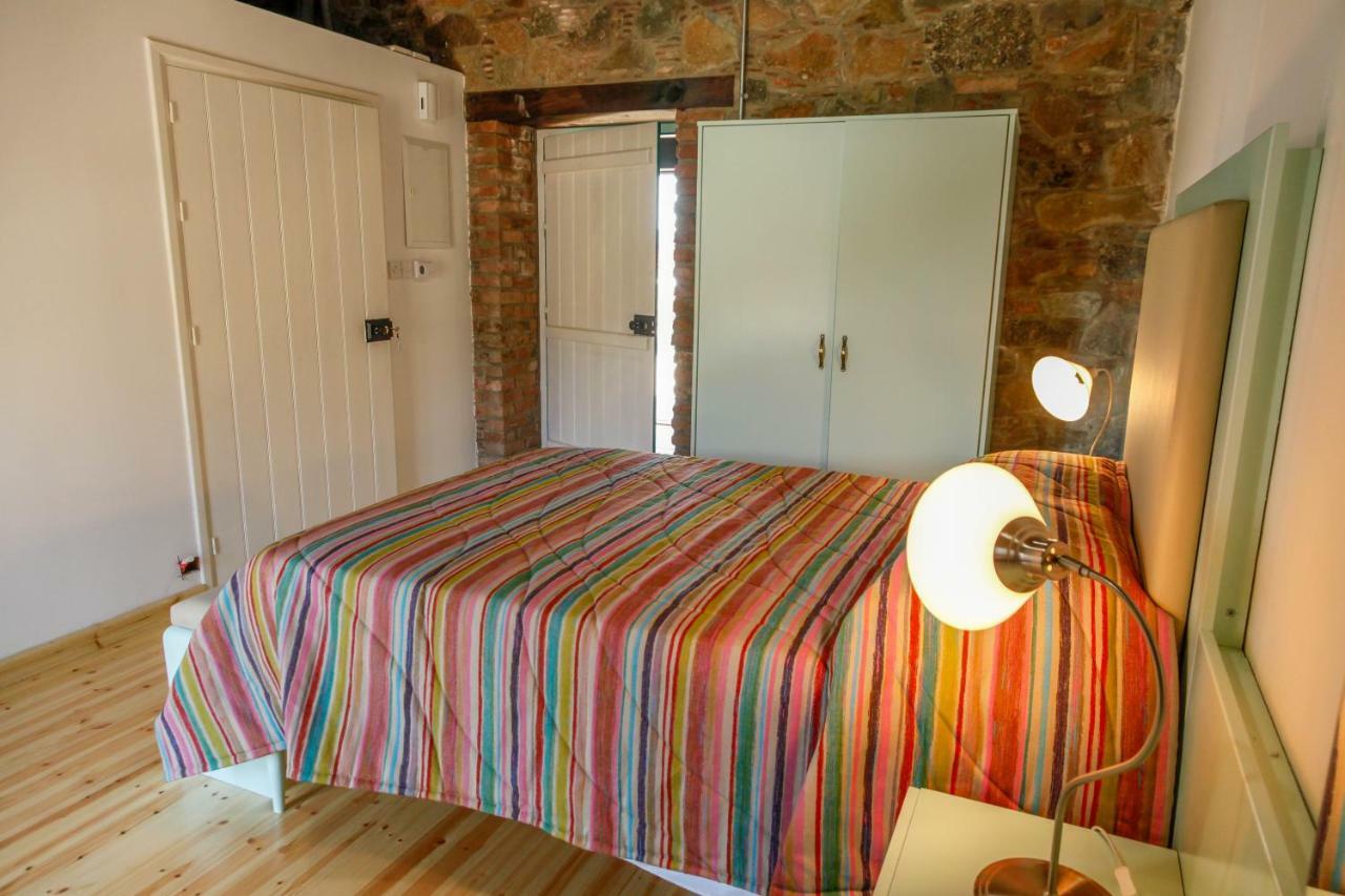 Hostal Farmakas Living Exterior foto